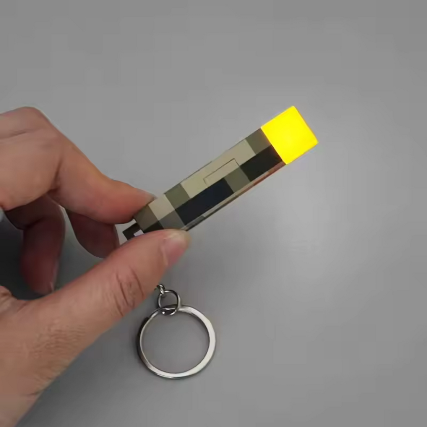 Minecraft Torch Keychain – The Essential Geek Accessory!