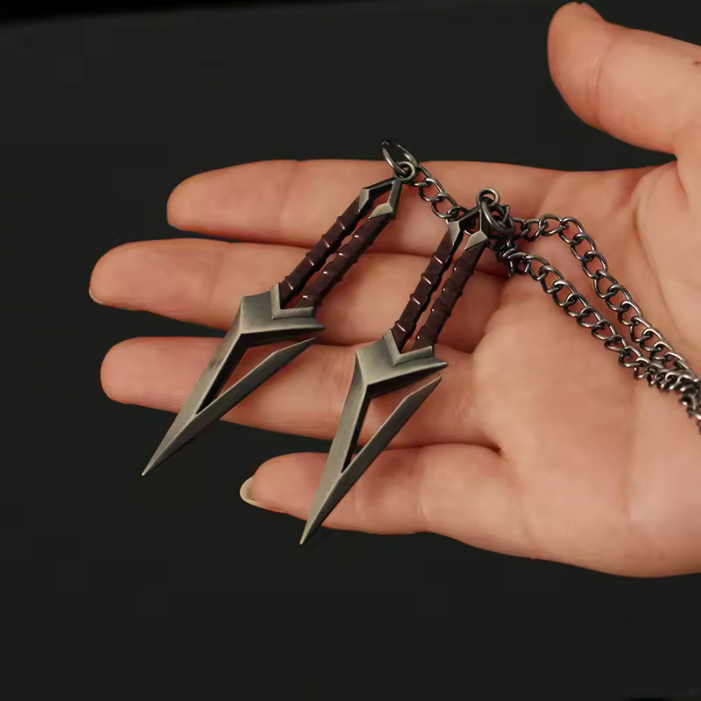 Porte-clé en argent – Kuronami no Yaiba Valorant (2 modèles disponibles)