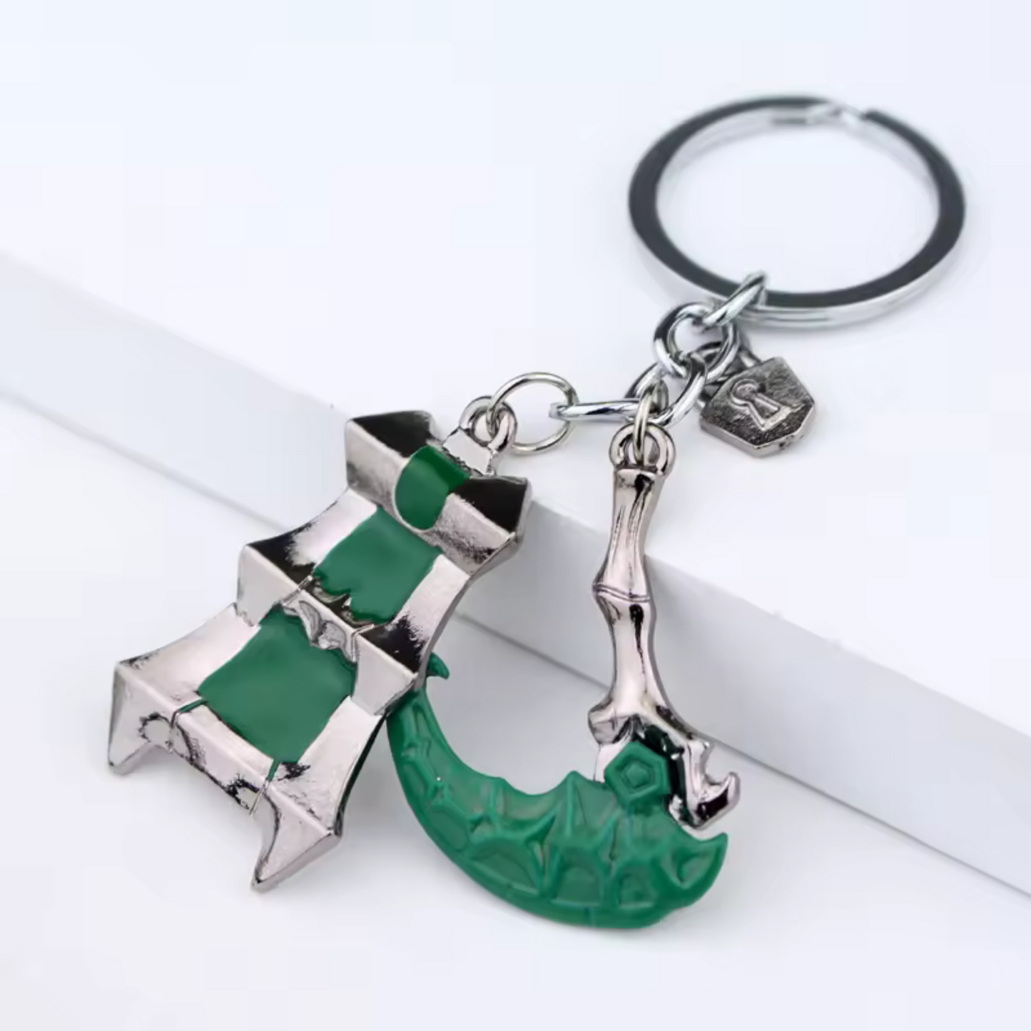 Porte-clé en argent – Thresh The Chain Warden (Lanterne et Faucille) League of Legends
