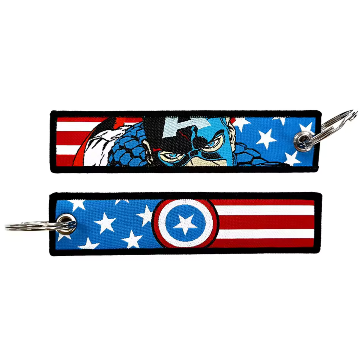 Affiche ton admiration pour le héros légendaire avec ce long porte-clé textile à l’effigie de Captain America ! Des deux côtés, retrouve Steve Rogers dans son costume iconique, bouclier en main, prêt à défendre la justice et la liberté avec son courage inébranlable. Ce porte-clé robuste et inspirant est parfait pour personnaliser tes clés, ton sac ou ton rétroviseur, et te rappellera que le véritable héroïsme réside dans le sacrifice et le devoir.