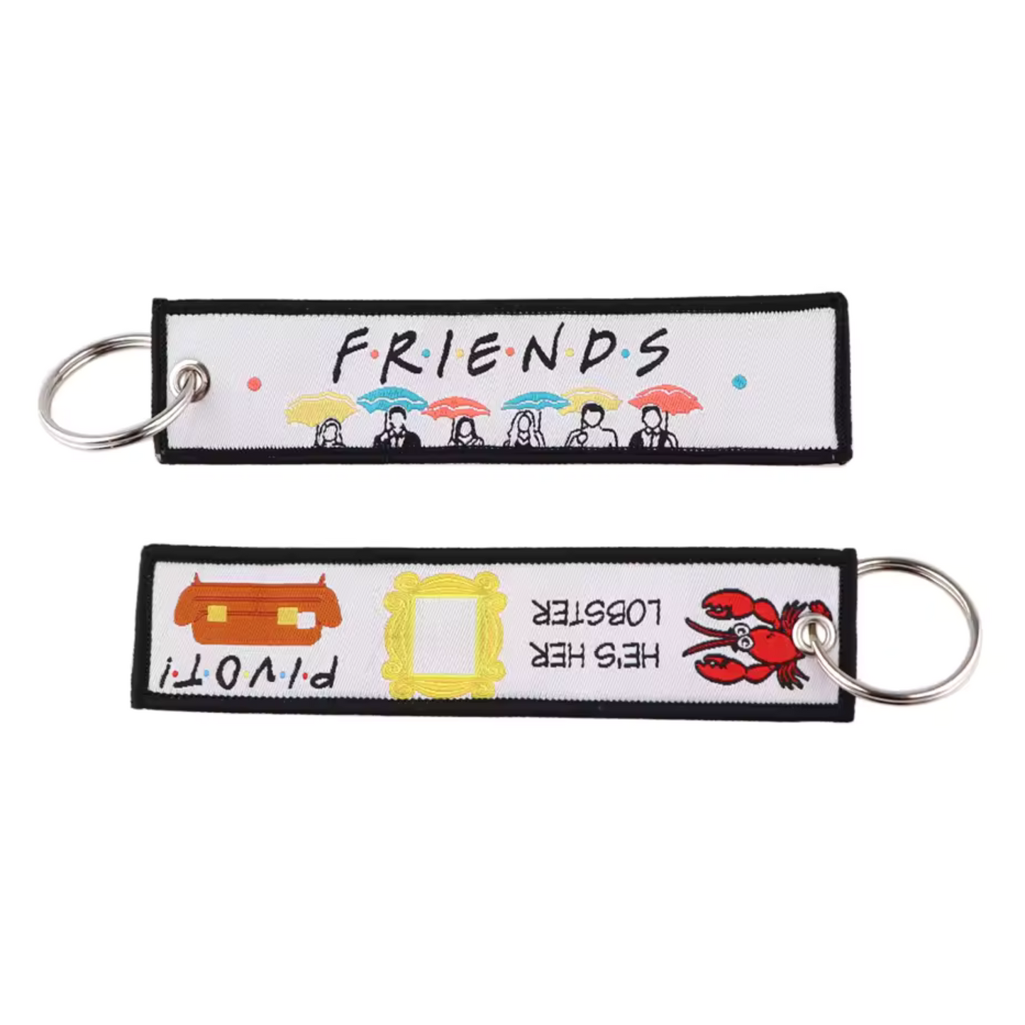 Affiche ta passion pour la série culte Friends avec ce long porte-clé textile à l’effigie de l’univers de Rachel, Ross, Monica et toute la bande ! Sur le tissu, retrouve les symboles emblématiques de la série : la tasse de Central Perk, le canapé orange et la fameuse typographie. Parfait à accrocher à tes clés, ton sac ou ta trousse.