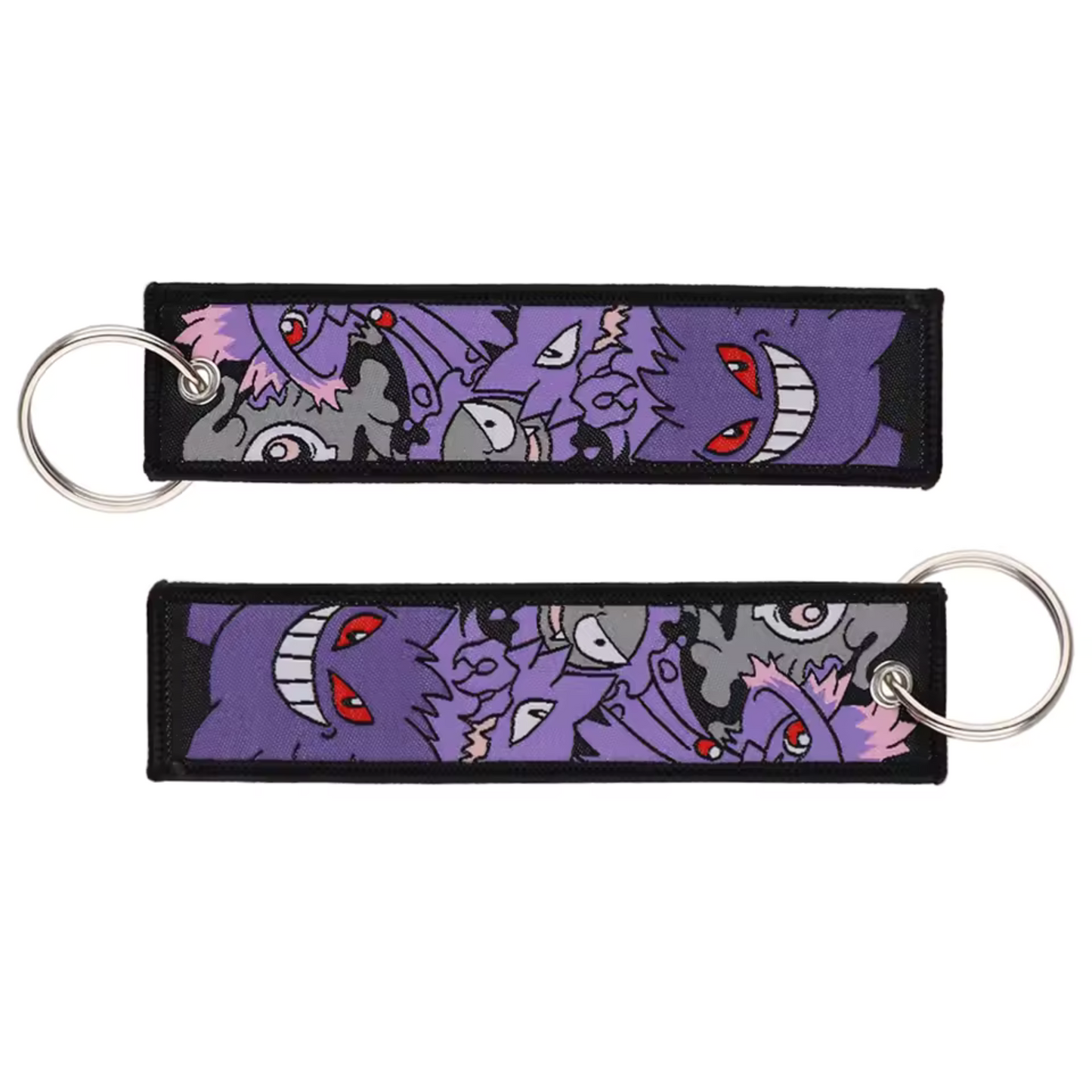 Affiche ta passion pour l'un des Pokémon les plus emblématiques avec ce long porte-clé textile à l’effigie d’Ectoplasma ! Des deux côtés, retrouve ce Pokémon fantomatique dans sa forme la plus menaçante, avec son sourire sinistre et son regard perçant. Ce porte-clé robuste et unique est parfait pour personnaliser tes clés, ton sac ou ton rétroviseur, et te rappellera que l’obscurité et la ruse sont les véritables pouvoirs d’un Pokémon de l’ombre.