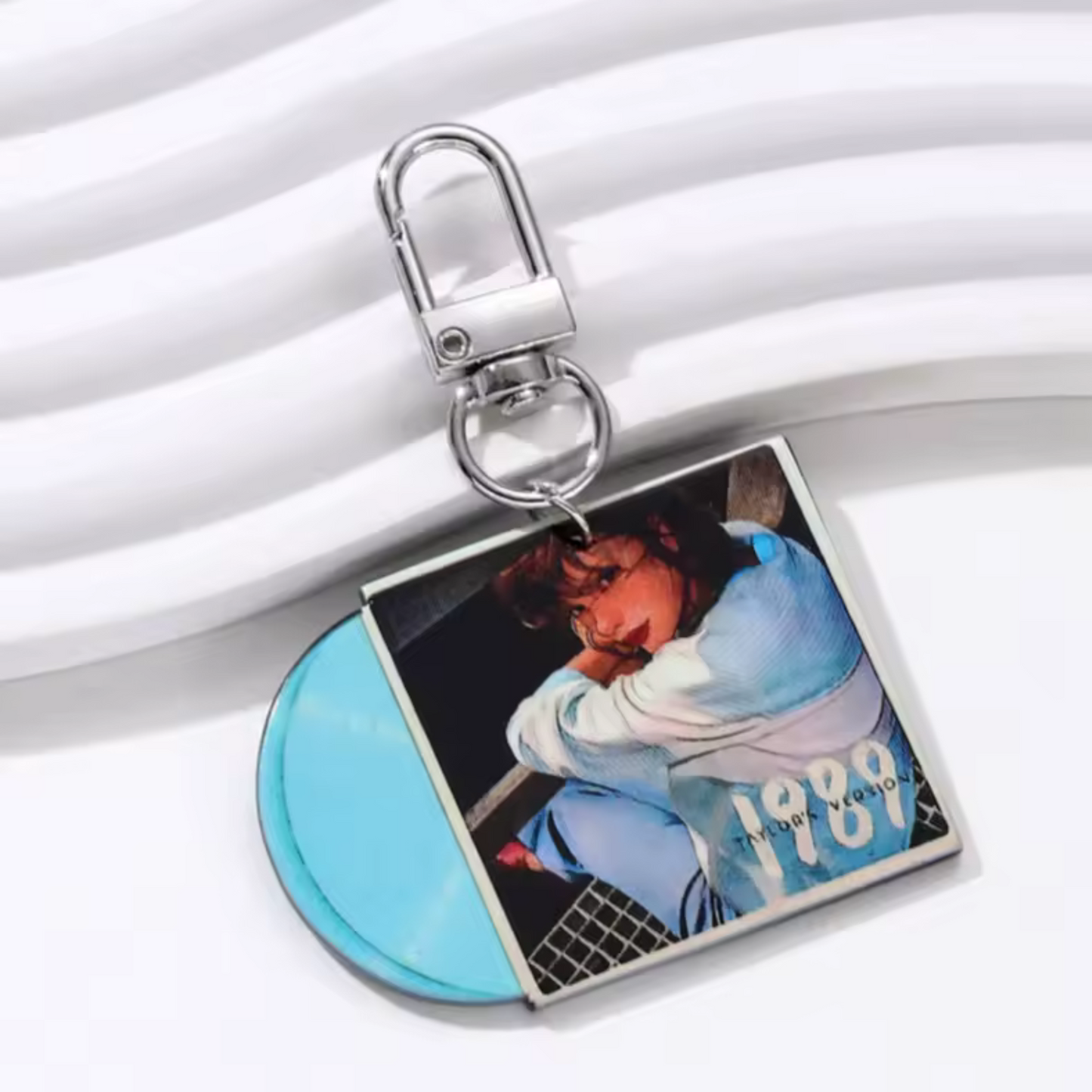 Taylor Swift Keychains – 7 Iconic Designs for Swifties!