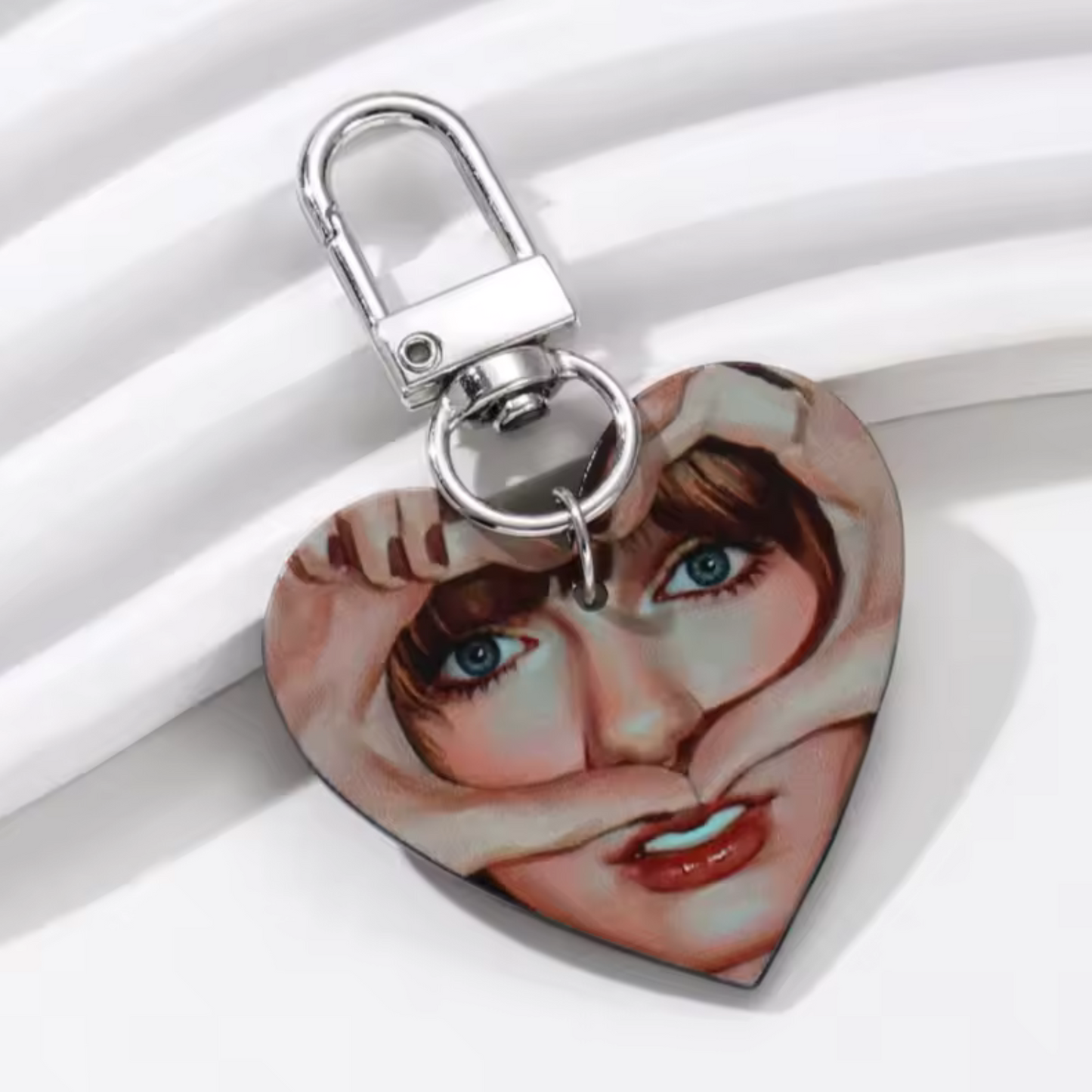 Taylor Swift Keychains – 7 Iconic Designs for Swifties!