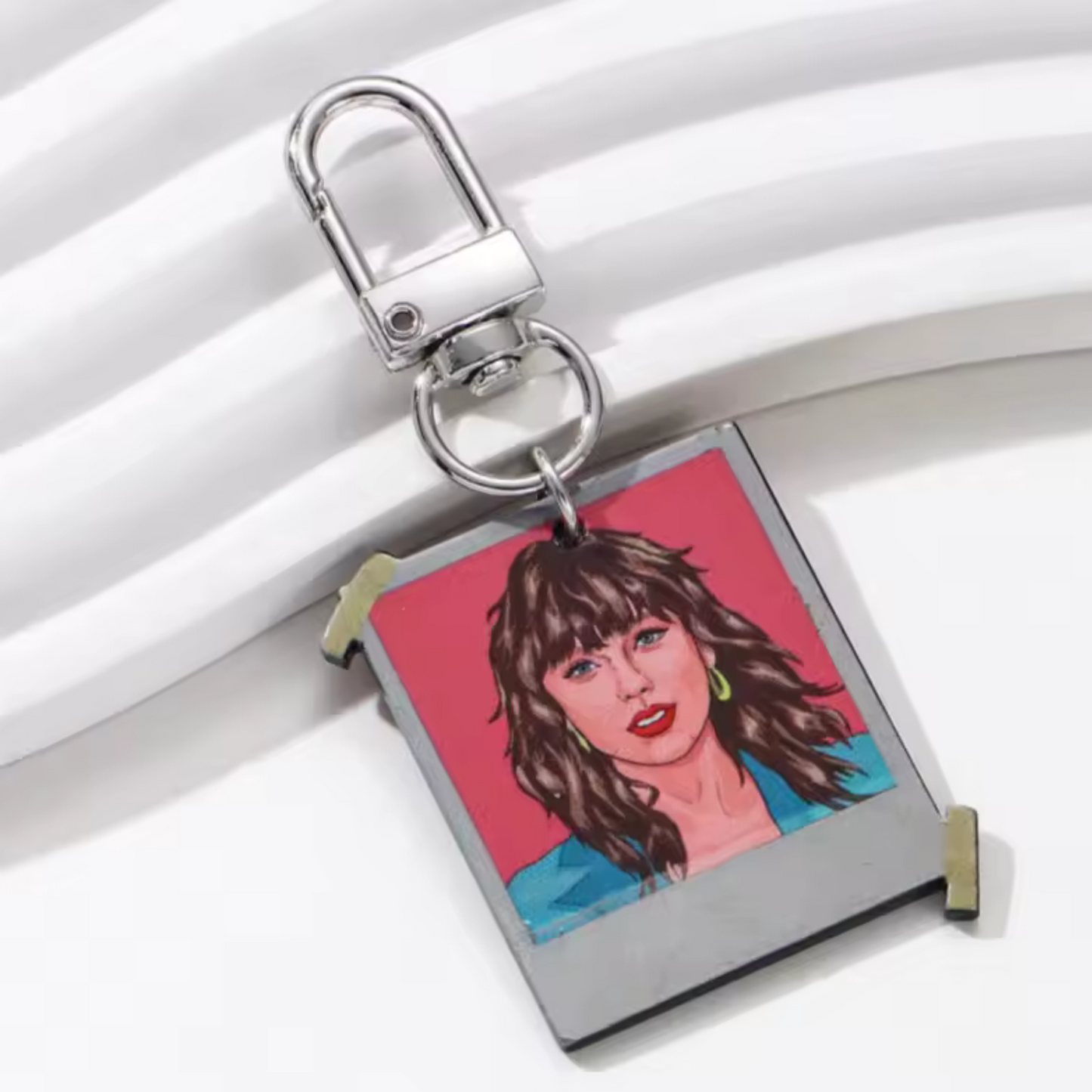 Taylor Swift Keychains – 7 Iconic Designs for Swifties!