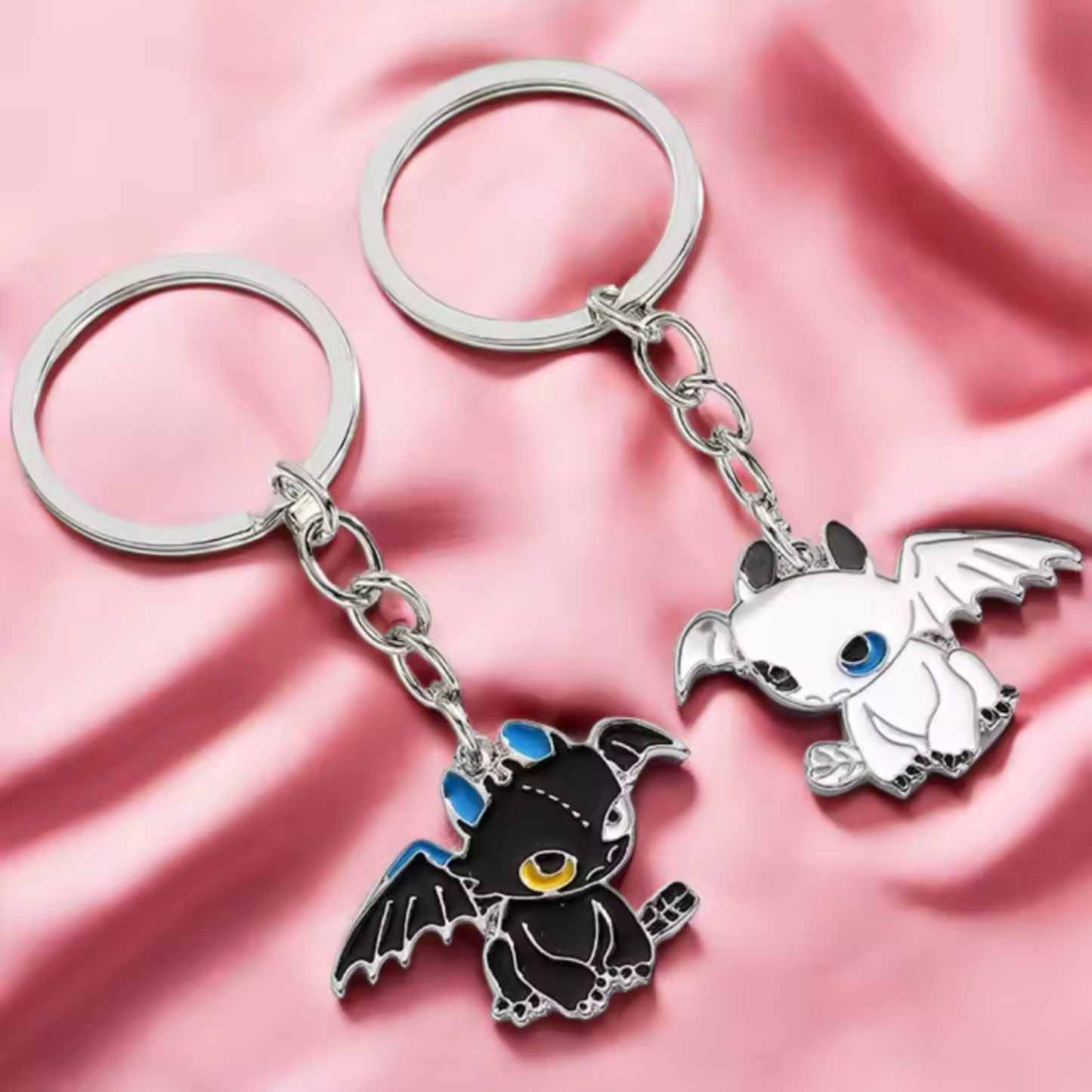 Porte-clé Dragons (2 modèles différents) – Krokmou et Light Fury en argent