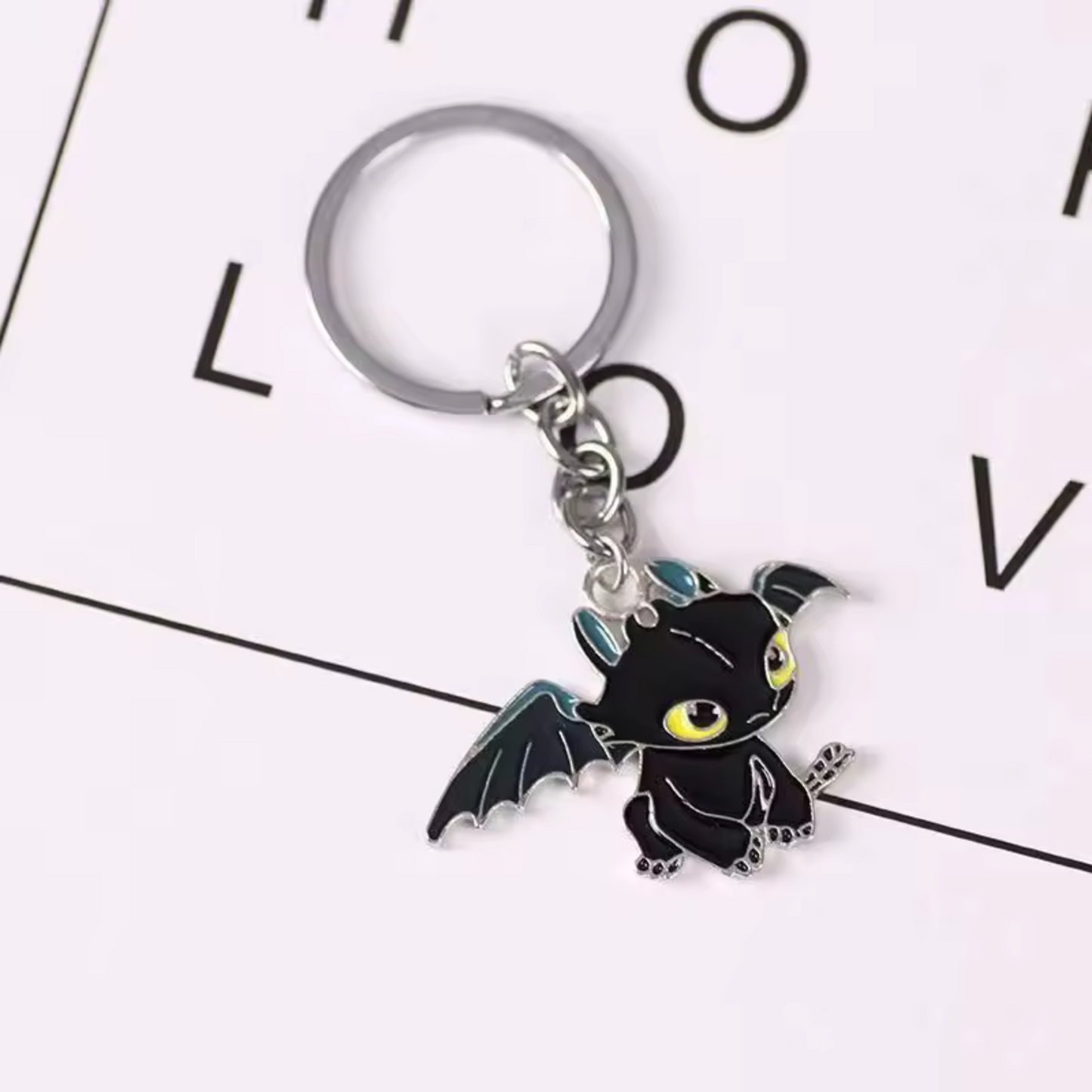 Porte-clé Dragons (2 modèles différents) – Krokmou et Light Fury en argent