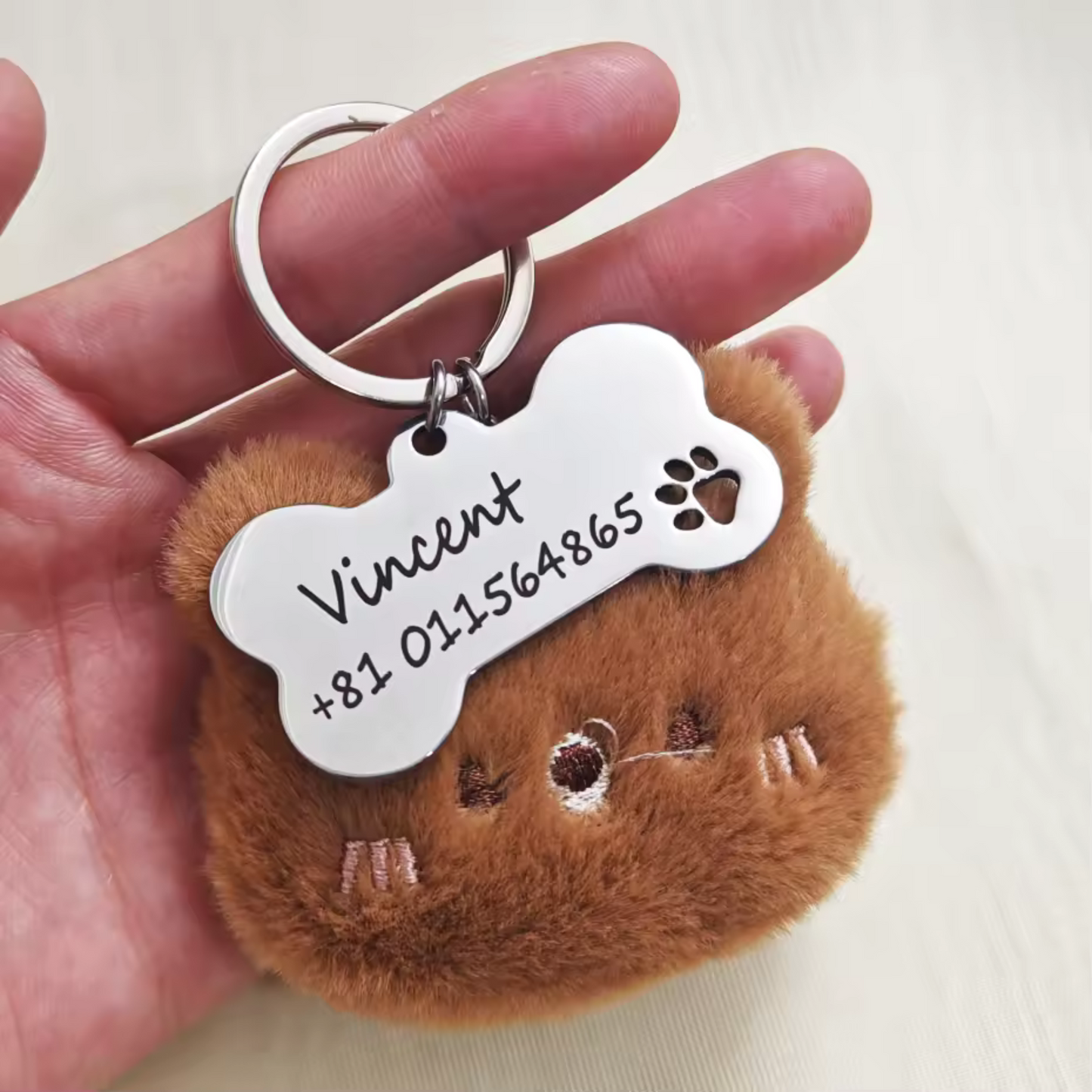 Porte-clé collier pour animaux – Petite peluche + gravure personnalisée