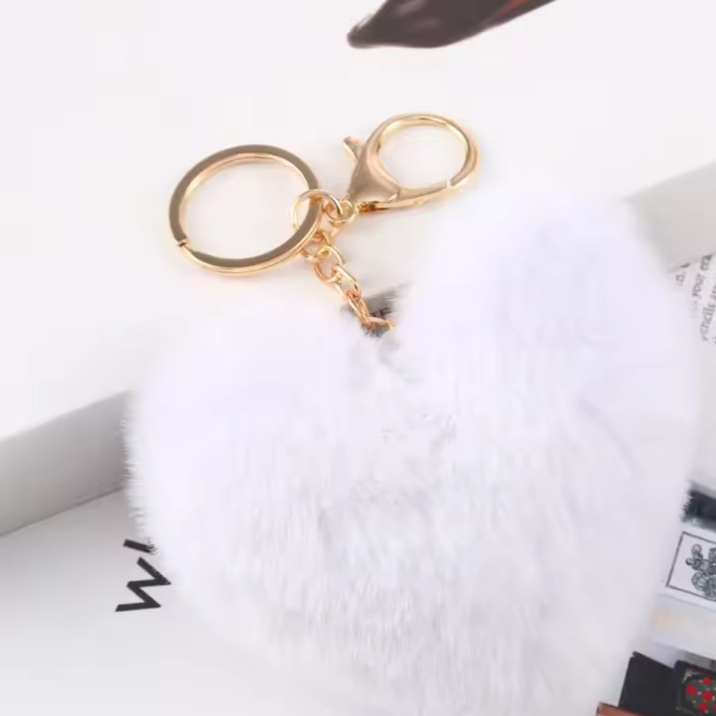 Porte-clé Pompon Cœur – 20 coloris tout doux à collectionner
