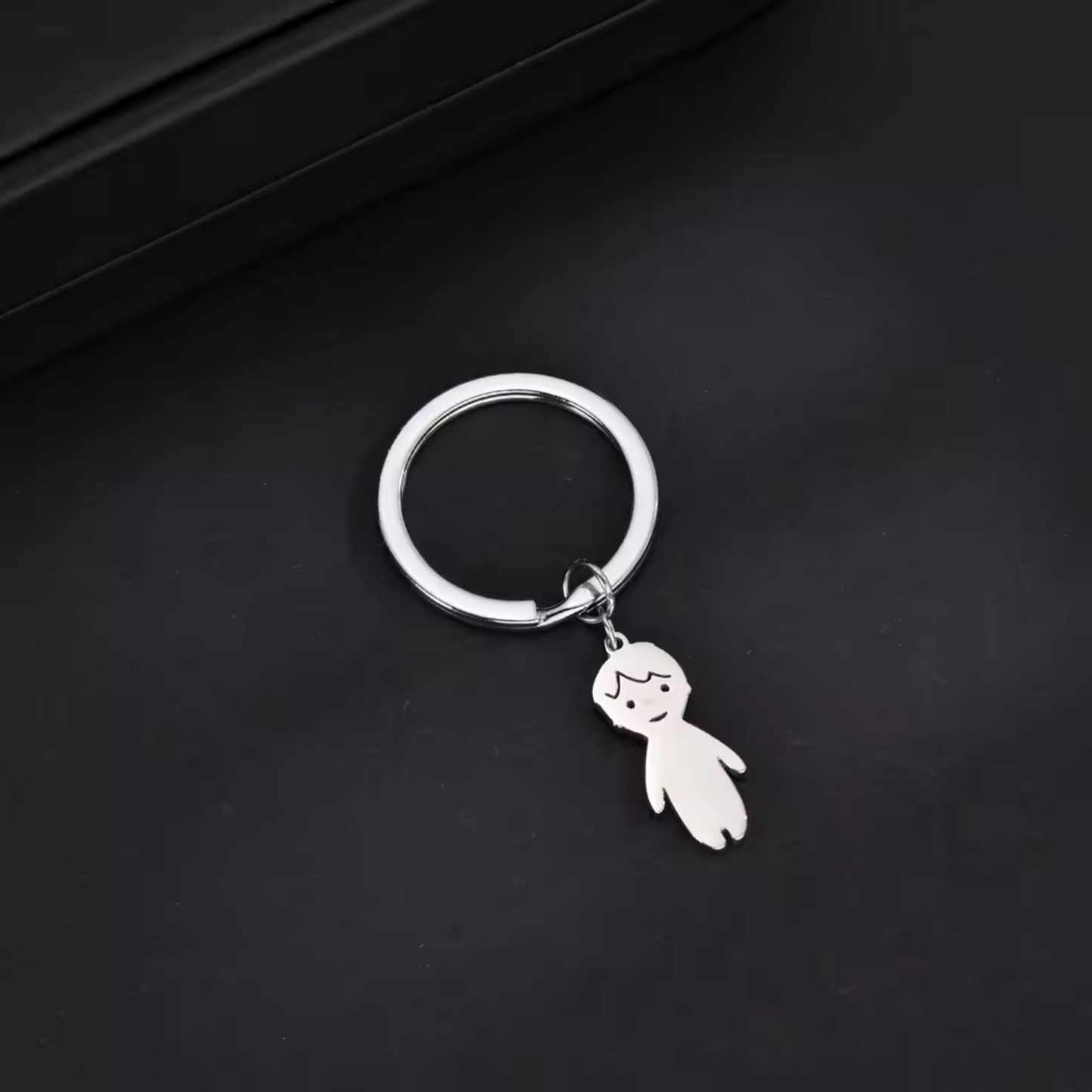 Stainless steel keychain – Silhouettes of your children with engraved first name or date