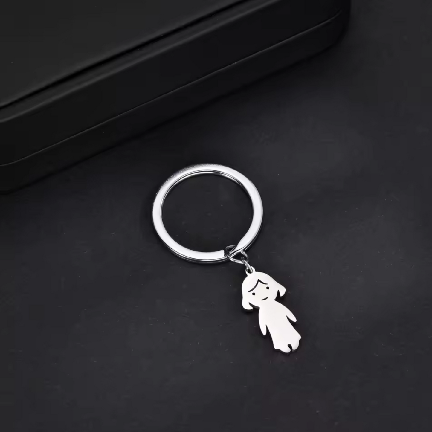 Stainless steel keychain – Silhouettes of your children with engraved first name or date