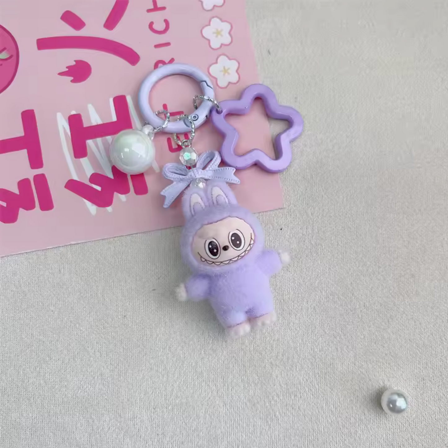 Porte-Clé Peluche Labubu Violet – 9 cm de Fantaisie Mystique