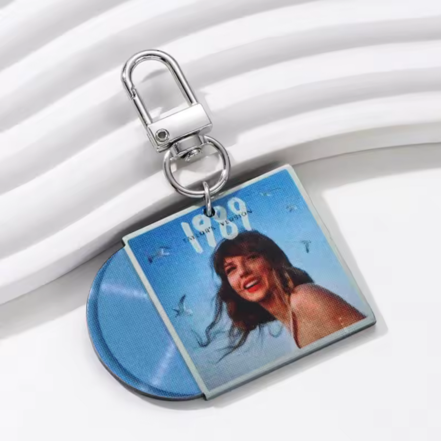 Taylor Swift Keychains – 7 Iconic Designs for Swifties!