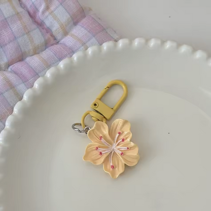Hibiscus Flower Keychain – 5 tropical colors to see life in color