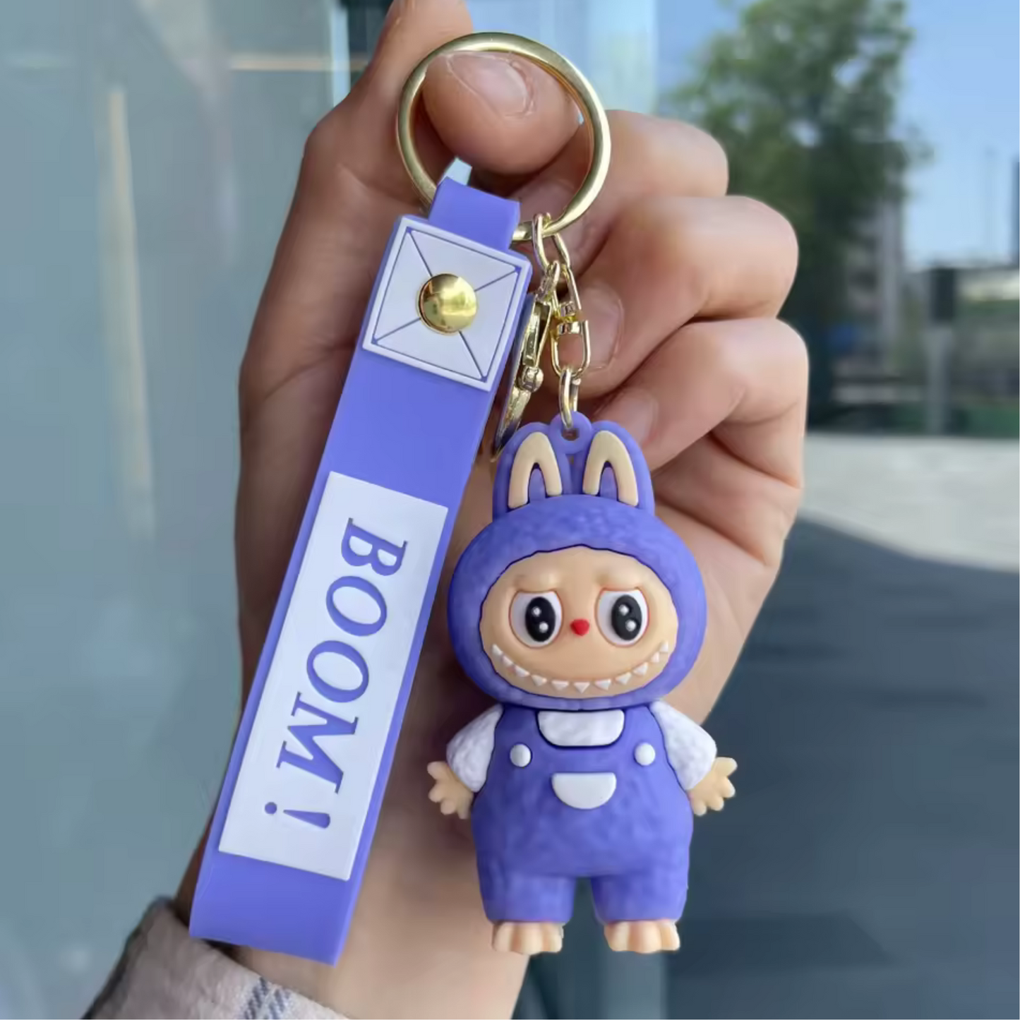 Porte-Clé Peluche Labubu Mouton avec Salopette – Douceur Rembobinée