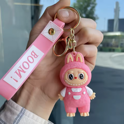 Porte-Clé Peluche Labubu Mouton avec Salopette – Douceur Rembobinée